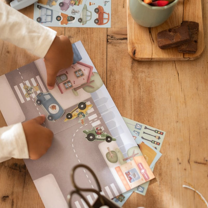 Little Dutch® Knjižica z nalepkami Jim &amp; Friends