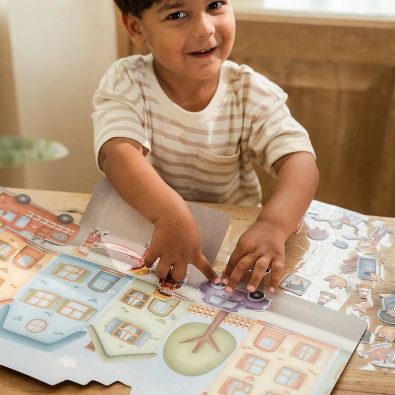 Little Dutch® Knjižica z nalepkami za večkratno uporabo Jim & Friends - PUFFI