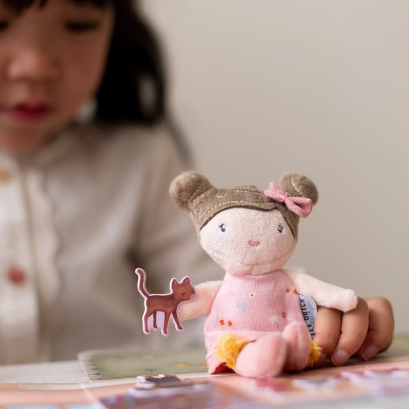 Little Dutch® Knjižica z nalepkami za večkratno uporabo Rosa & Friends - PUFFI