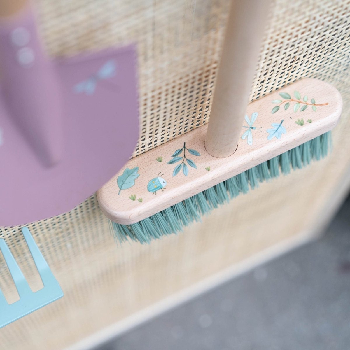 Little Dutch metla Forest Friends - PUFFI