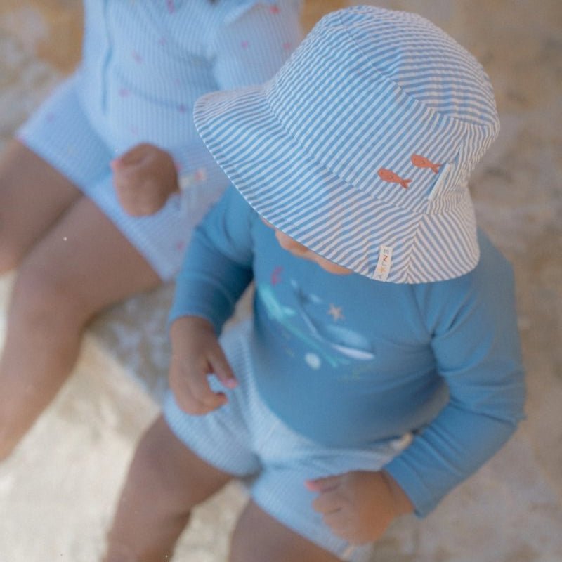 Little Dutch® Obojestranski klobuček Stripes Ocean Blue - PUFFI