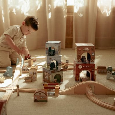 Little Dutch® Piramida iz kock z avtomobilčki