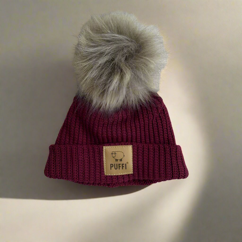 Pletena Kapa podložena - Bordo Rdeča + POM POM - PUFFI