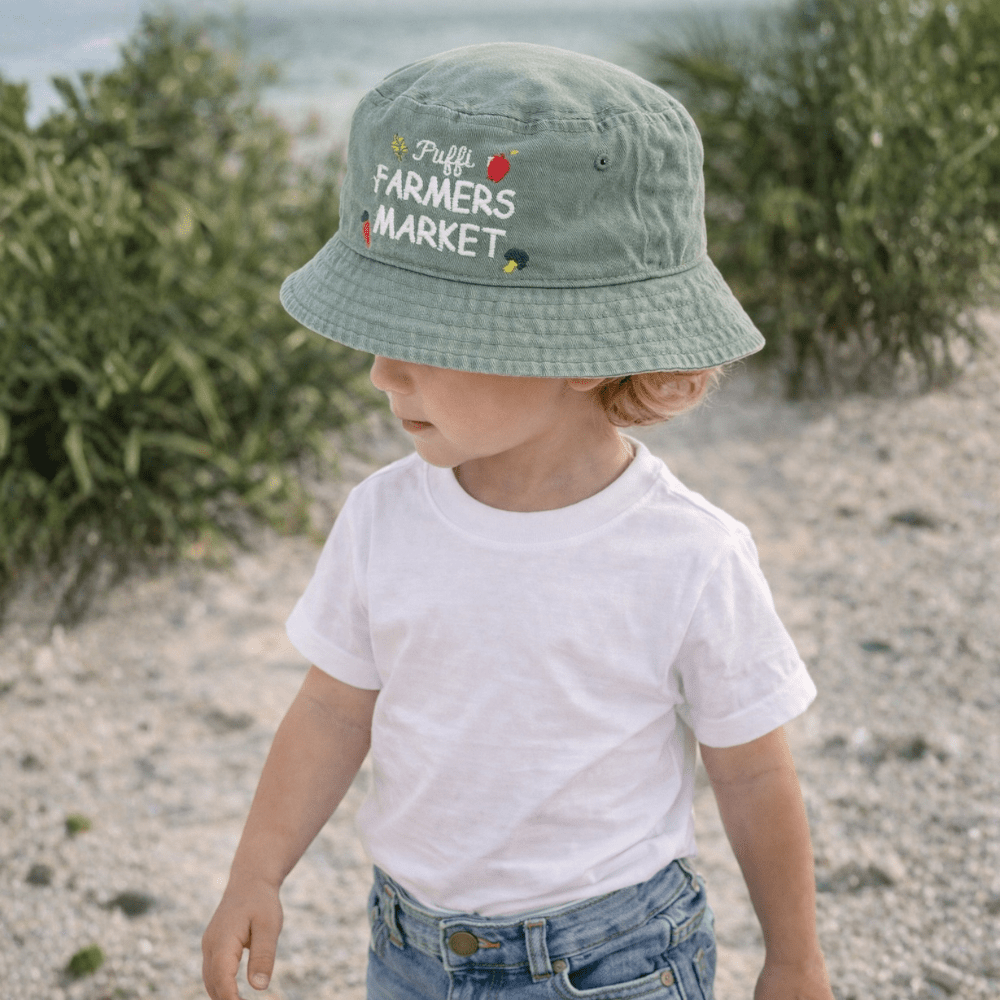 Puffi otroška bucket kapa Farmers Market – UPF50+ zaščita | zelena - PUFFI