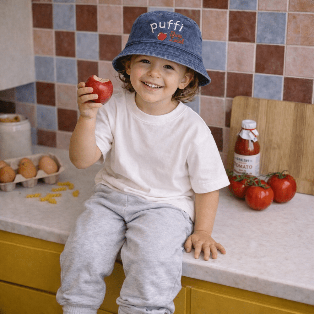 Puffi otroška bucket kapa Shop Local – UPF50+ zaščita | modra - PUFFI